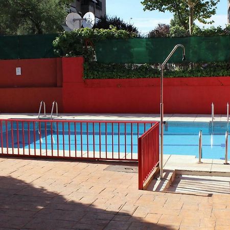 Vivienda Familiar Con Jardin Junto A Ifema Appartement Madrid Buitenkant foto
