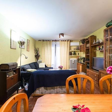 Vivienda Familiar Con Jardin Junto A Ifema Appartement Madrid Buitenkant foto