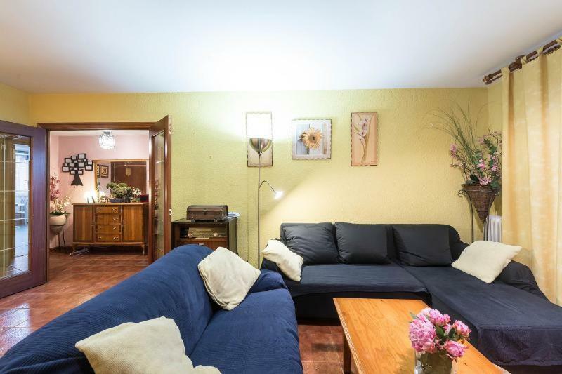 Vivienda Familiar Con Jardin Junto A Ifema Appartement Madrid Buitenkant foto