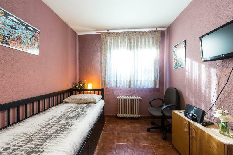 Vivienda Familiar Con Jardin Junto A Ifema Appartement Madrid Buitenkant foto