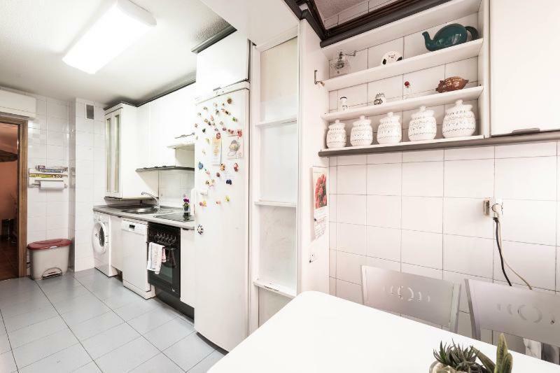 Vivienda Familiar Con Jardin Junto A Ifema Appartement Madrid Buitenkant foto