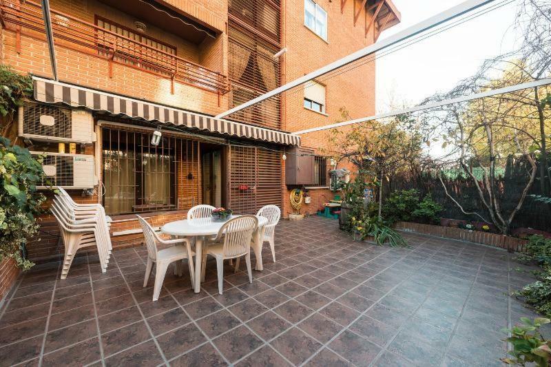 Vivienda Familiar Con Jardin Junto A Ifema Appartement Madrid Buitenkant foto
