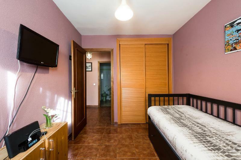 Vivienda Familiar Con Jardin Junto A Ifema Appartement Madrid Buitenkant foto