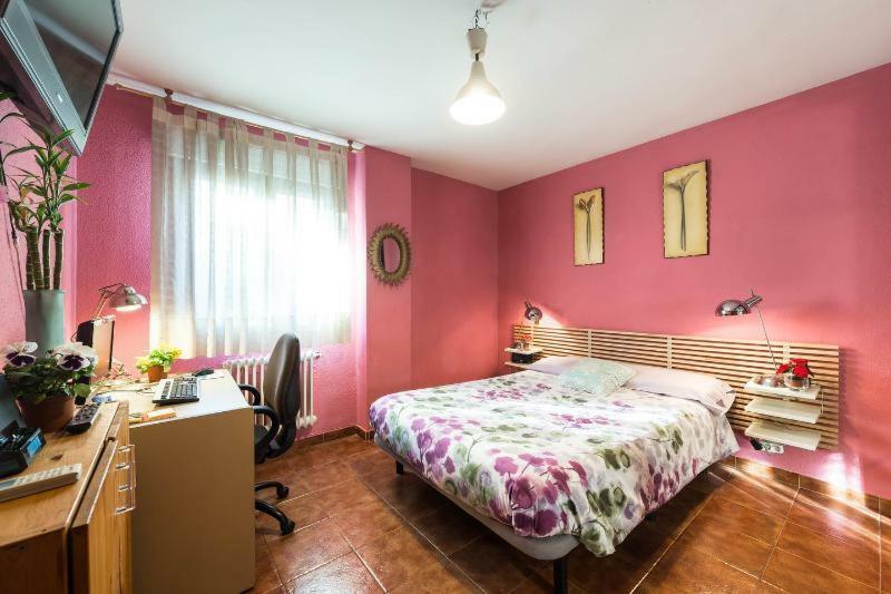 Vivienda Familiar Con Jardin Junto A Ifema Appartement Madrid Buitenkant foto