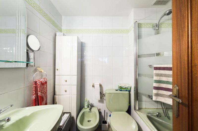 Vivienda Familiar Con Jardin Junto A Ifema Appartement Madrid Buitenkant foto