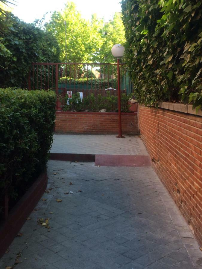 Vivienda Familiar Con Jardin Junto A Ifema Appartement Madrid Buitenkant foto