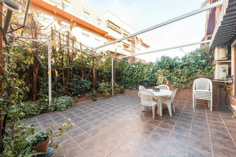 Vivienda Familiar Con Jardin Junto A Ifema Appartement Madrid Buitenkant foto