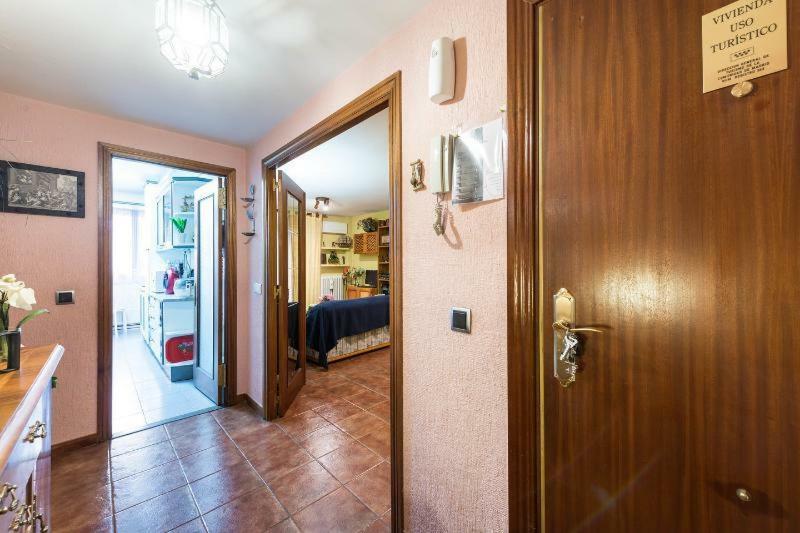 Vivienda Familiar Con Jardin Junto A Ifema Appartement Madrid Buitenkant foto